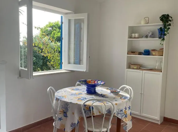 Paso Villa Isola di Ustica